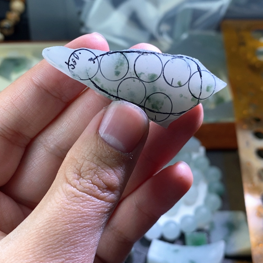 感***般翡翠未镶嵌颈饰定制