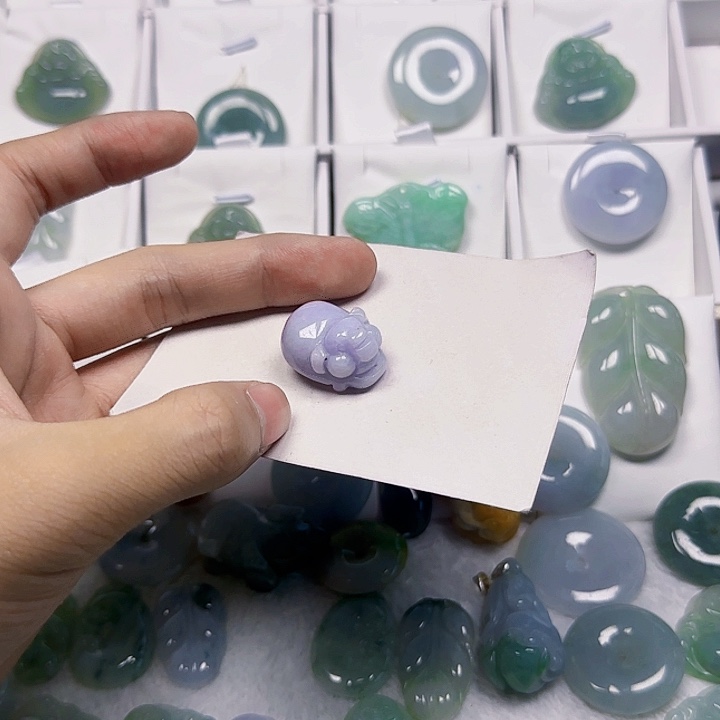 翡翠未镶嵌颈饰翡翠