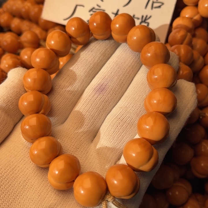 小***姐手串猴头核桃屁桃