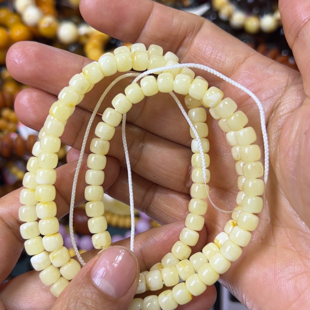 未镶嵌琥珀珠宝奇石224