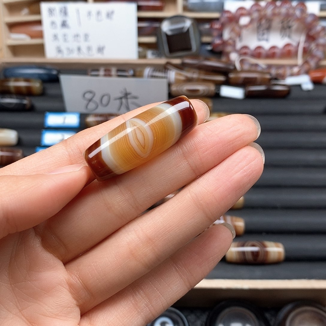 未镶嵌颈饰玛瑙/玉髓佛*