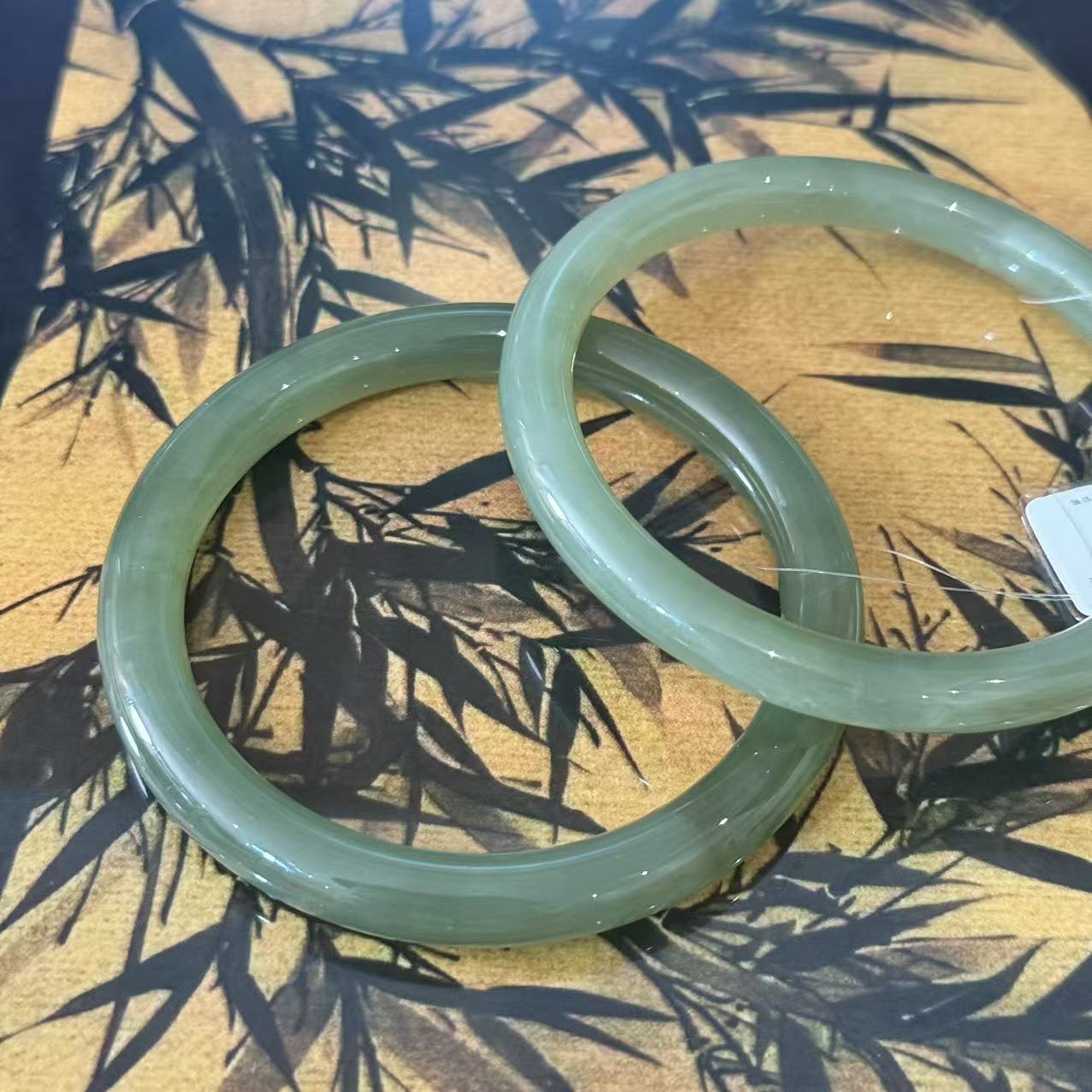 和田玉手镯天然玉石圆条女款手镯多样性发货拍一发一