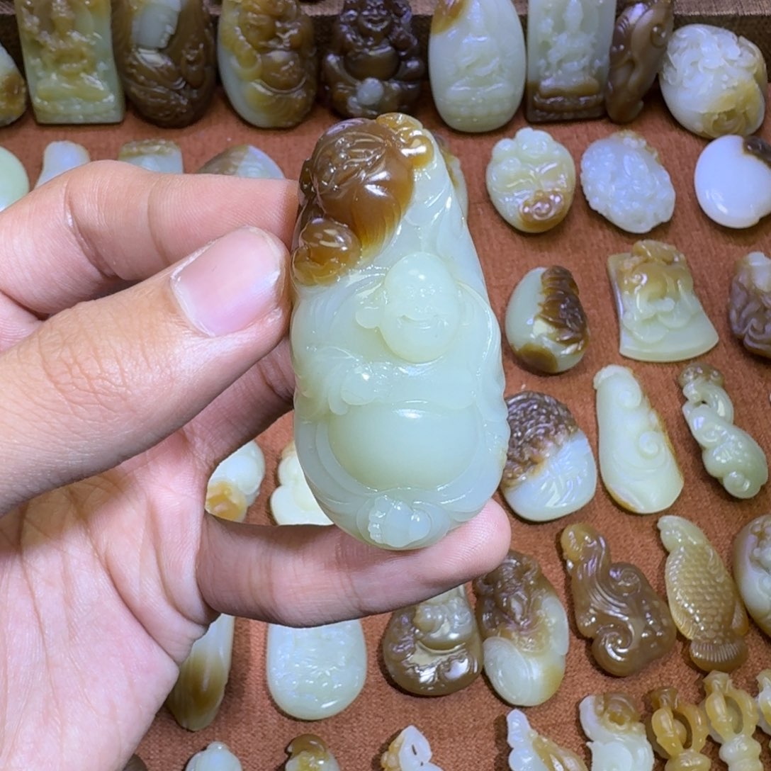 和田玉未镶嵌颈饰