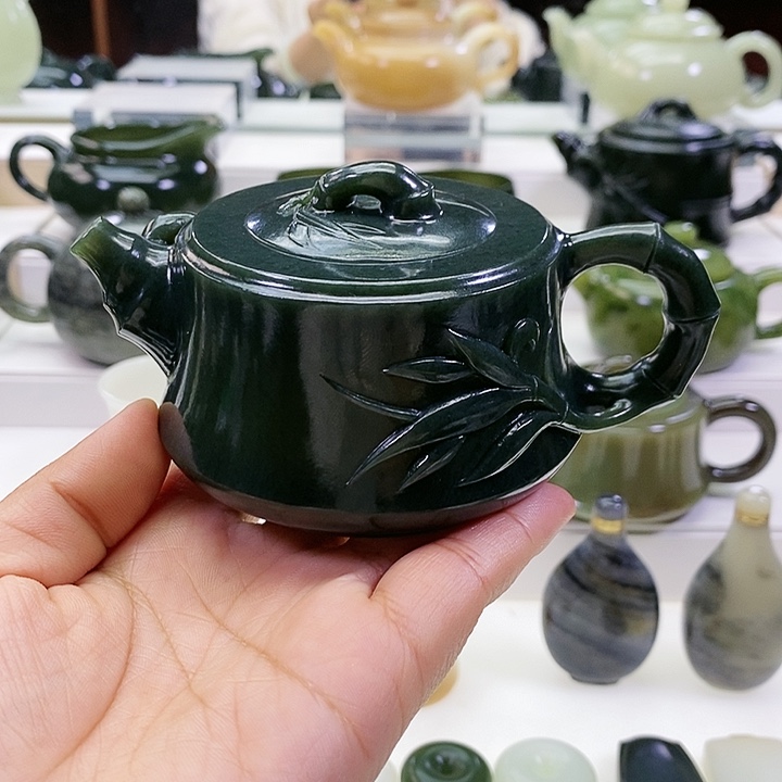 未镶嵌和田玉挂件石*