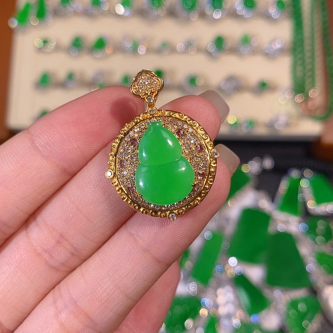 翡翠18K金镶嵌吊坠(不含链)