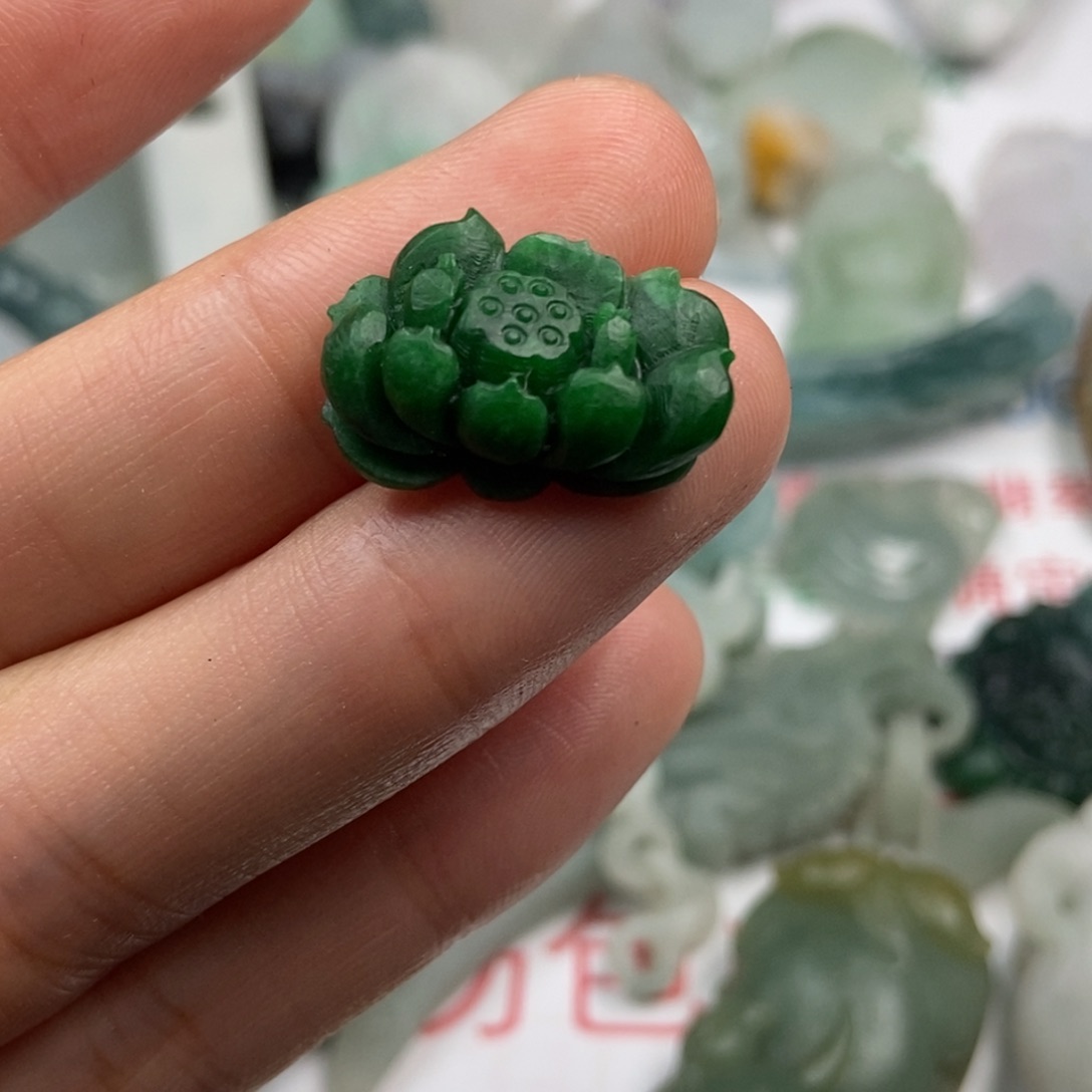 定制翡翠未镶嵌翡翠