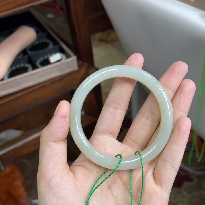 和田玉未镶嵌手镯55