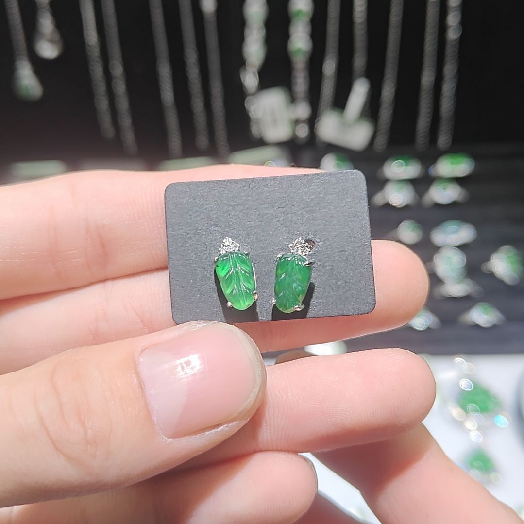 翡翠未镶嵌耳钉耳钉