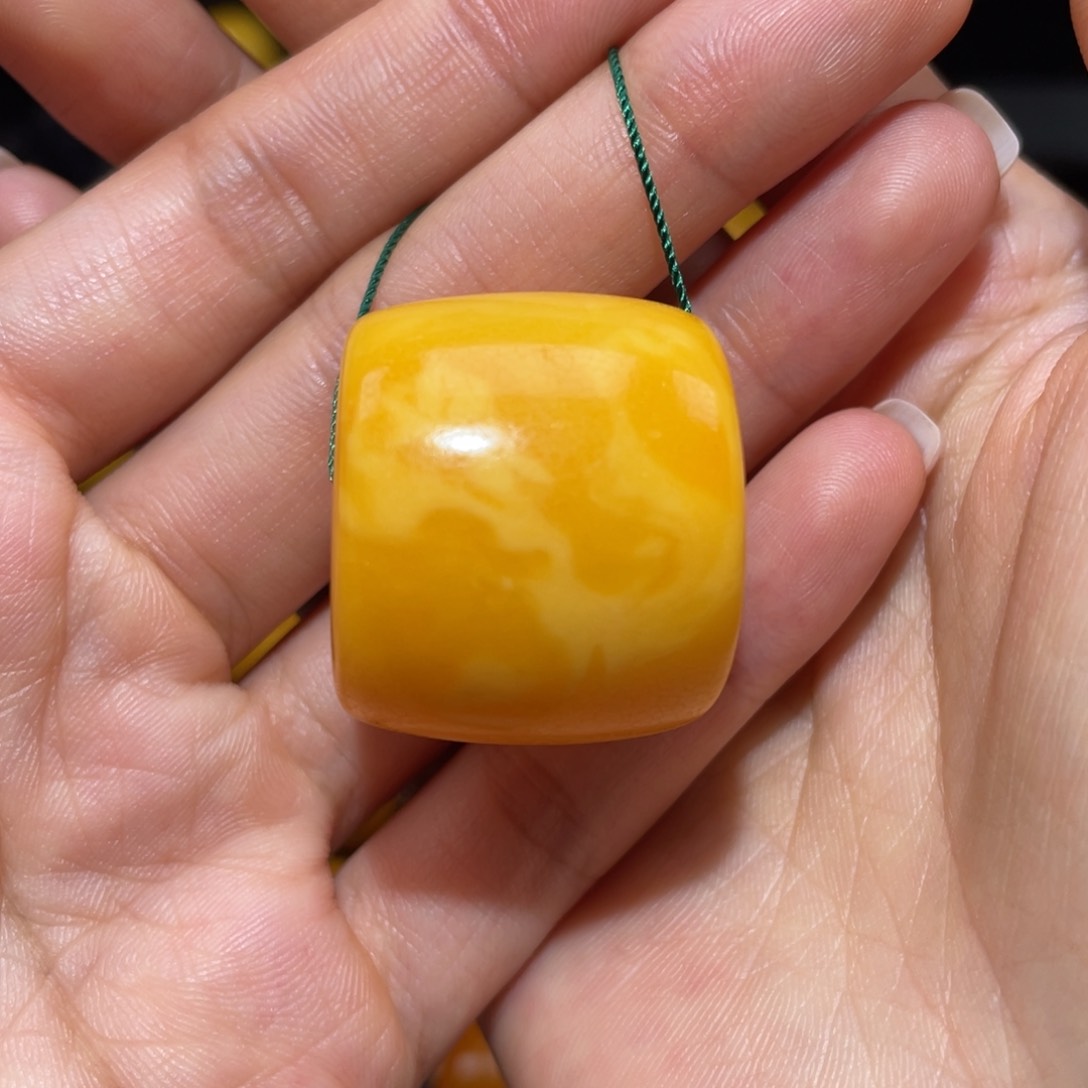 【闪购商品】琥珀裸石未镶嵌墩子