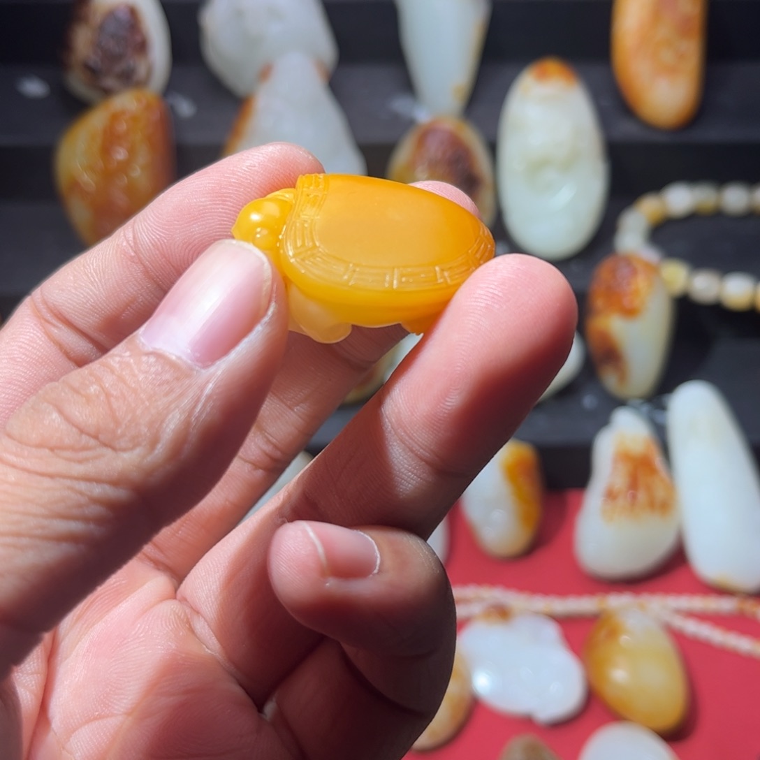 远***途和田玉未镶嵌颈饰