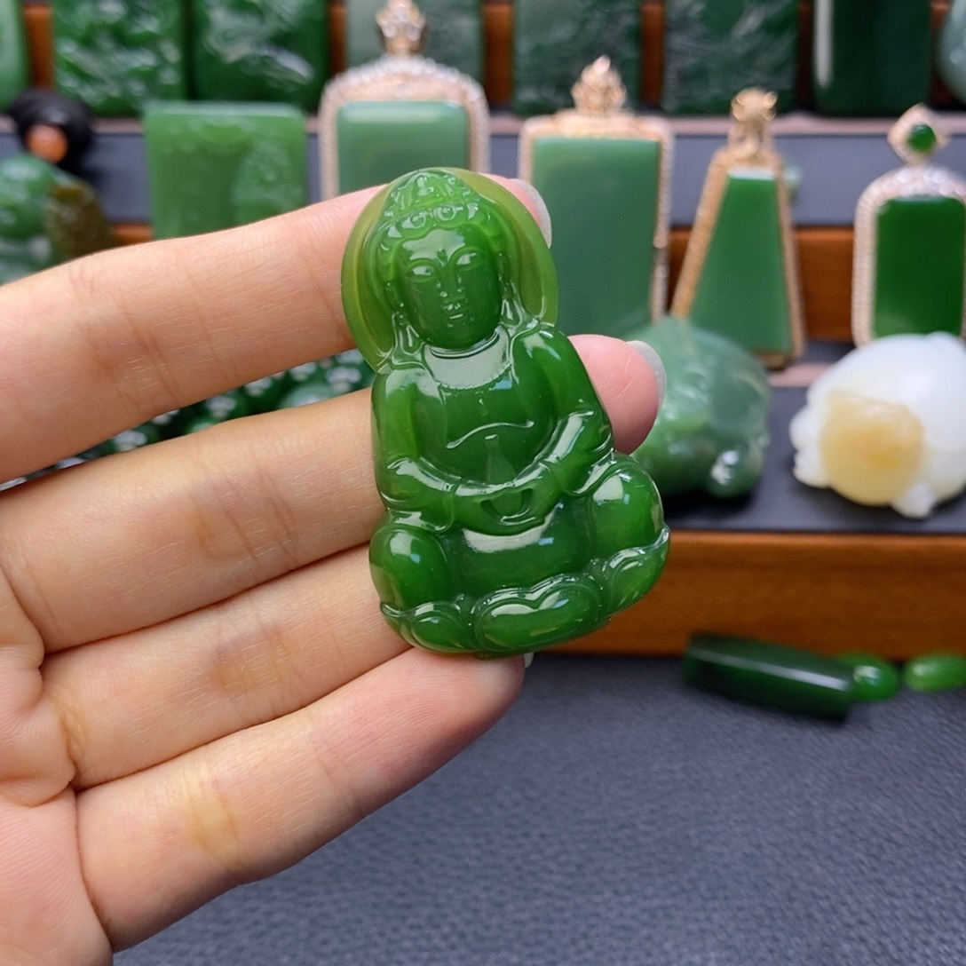 颈饰未镶嵌和田玉（碧玉）观音