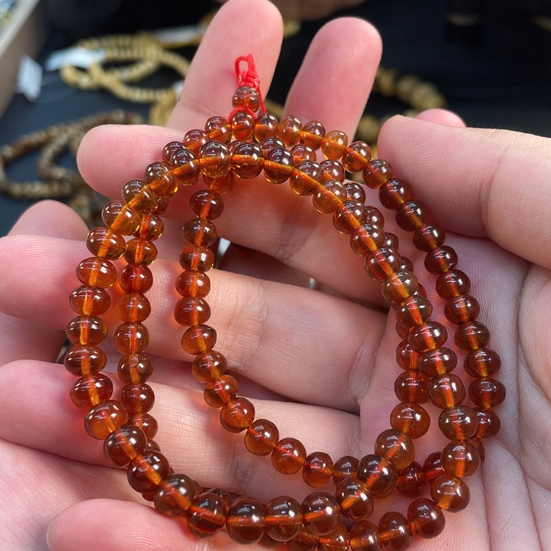 琥珀未镶嵌裸石6mm血108