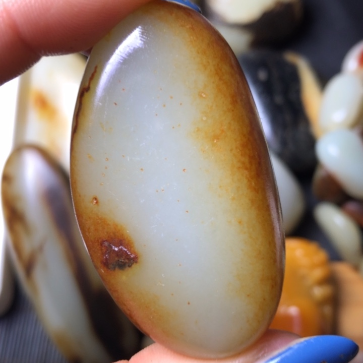 和田玉未镶嵌珠宝奇石