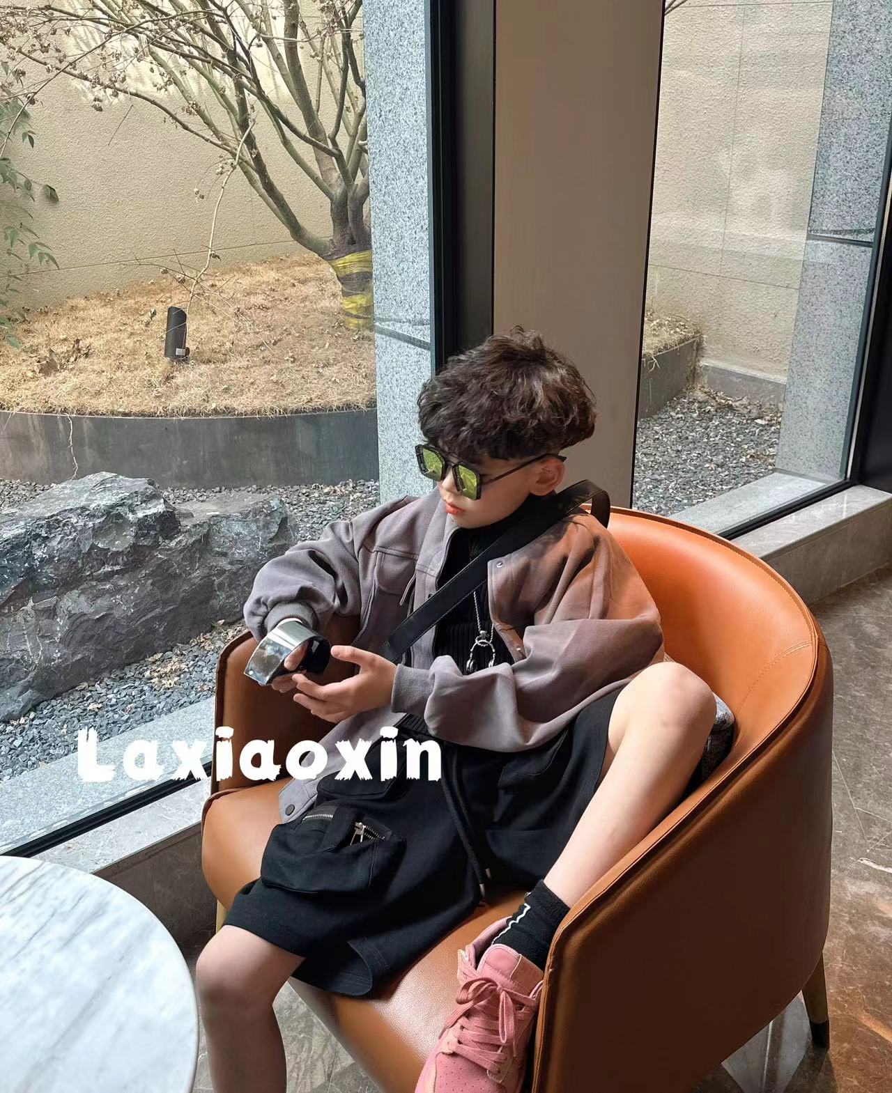 【蜡小新】【灰色立领】超酷男孩立领口袋棒球服儿童，模特穿150码，