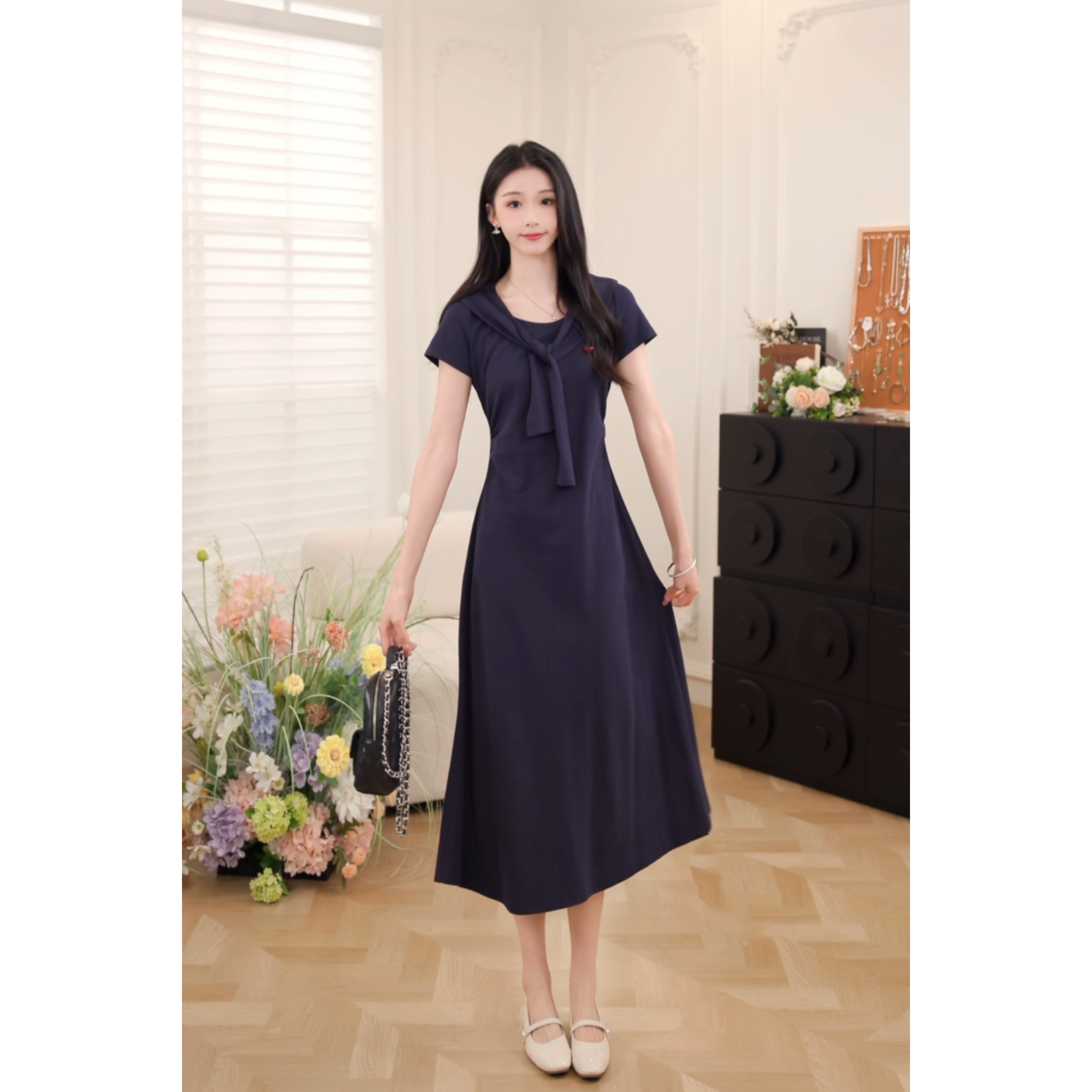 鹿向南【夏日尽染】2025年夏季新款收腰连衣裙女配披肩QJD00539