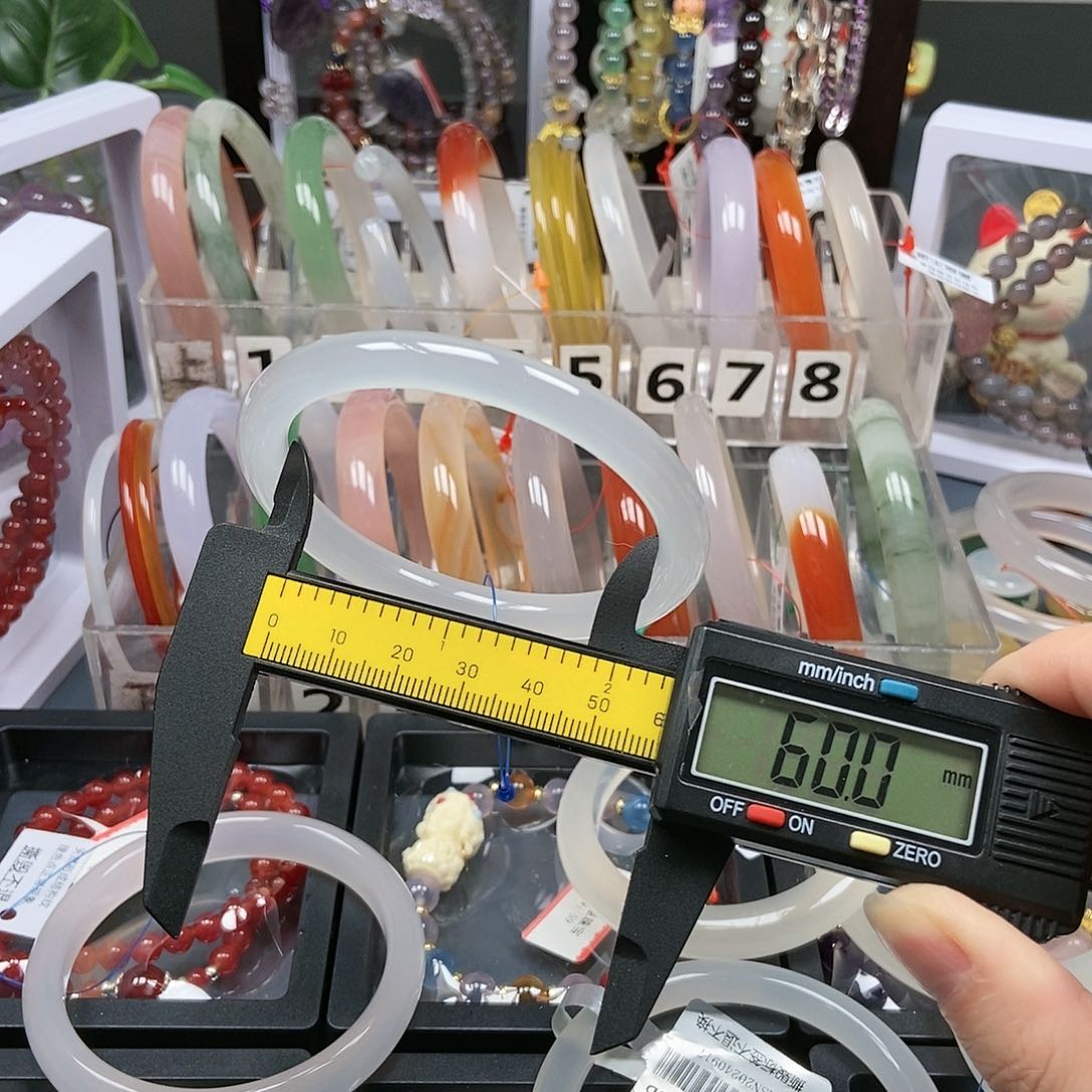 玛瑙/玉髓手镯未镶嵌7**.5