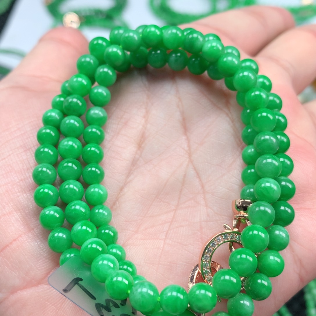 翡翠手链未镶嵌翡翠