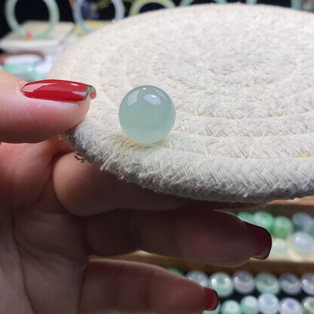 翡翠颈饰未镶嵌圆珠12.9