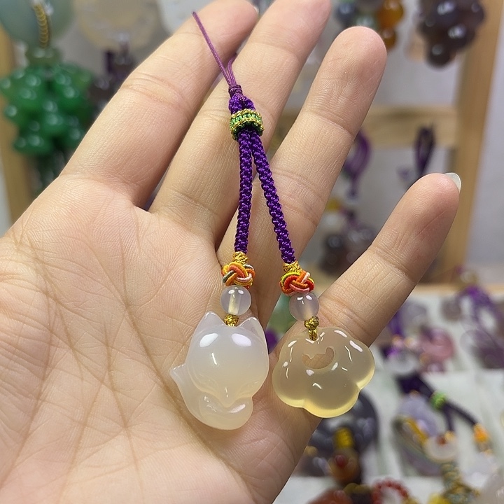 以*手机挂件小狐狸平安锁