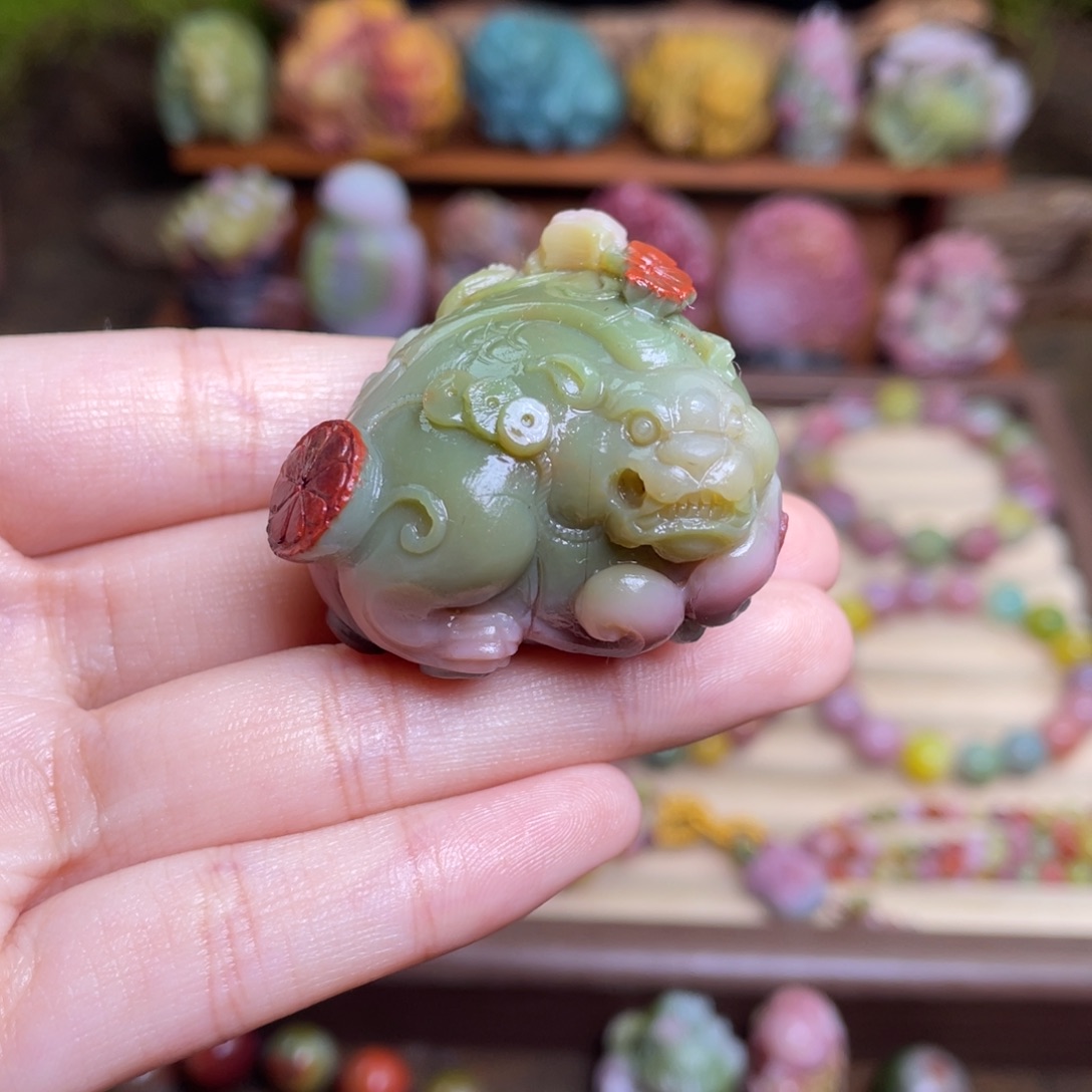 玛瑙/玉髓未镶嵌珠宝半成品盐源玛瑙西瓜色子母貔貅