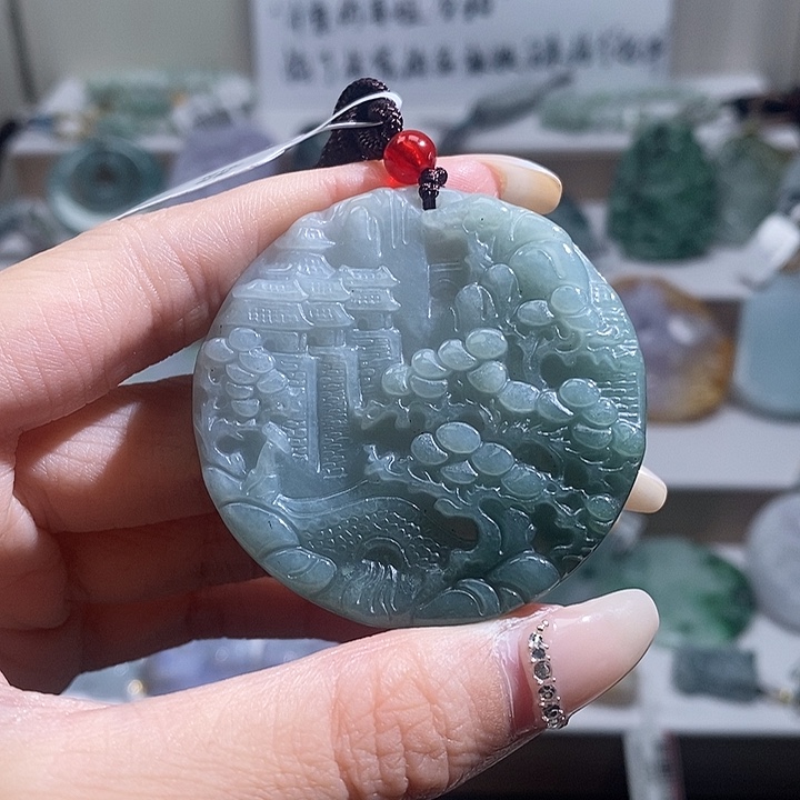 翡翠颈饰未镶嵌翡翠