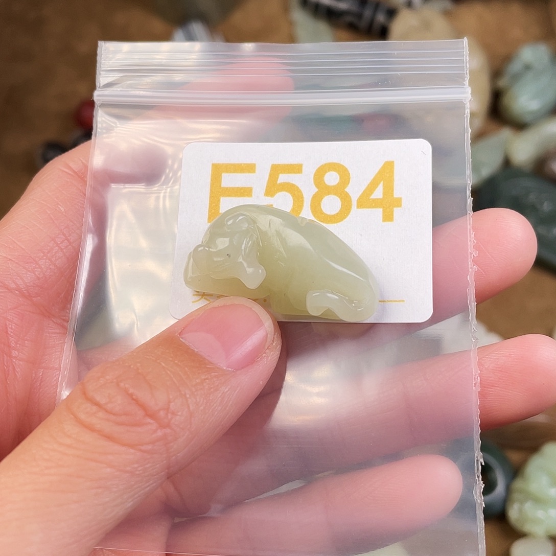 和田玉（糖玉）未镶嵌颈饰