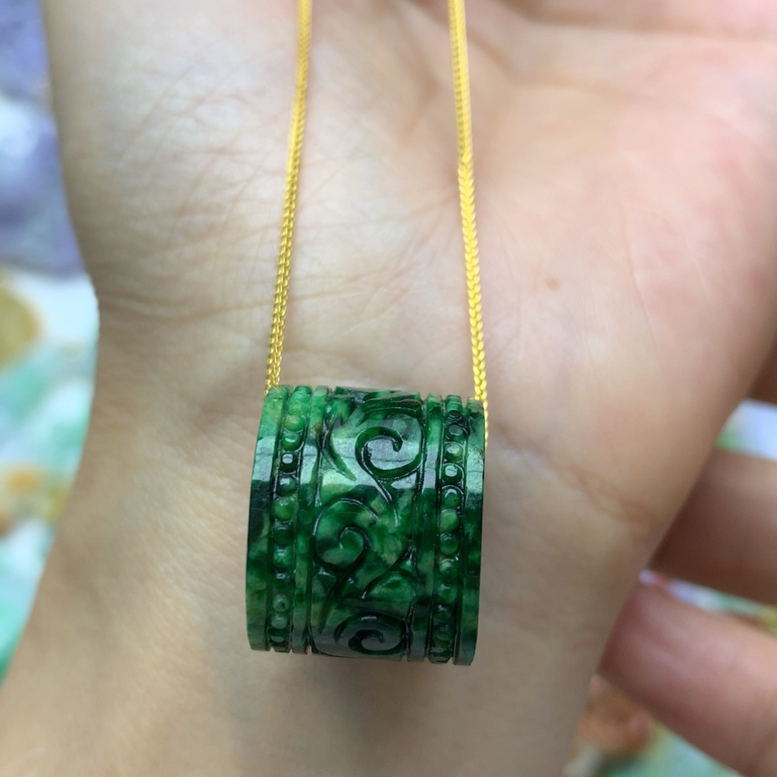 翡翠颈饰未镶嵌翡翠