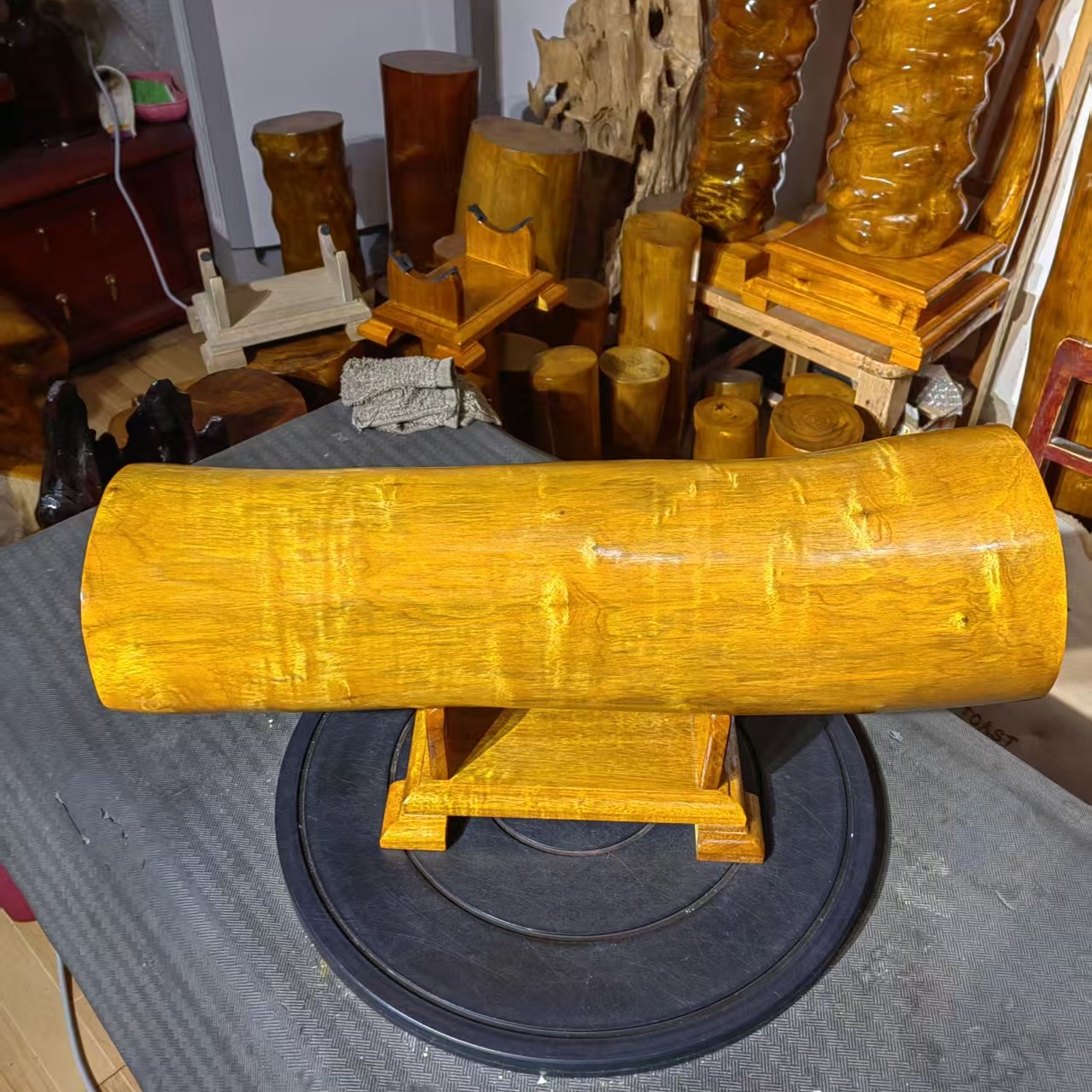 四川雅安小叶桢楠金丝楠木丁丁楠横财摆件