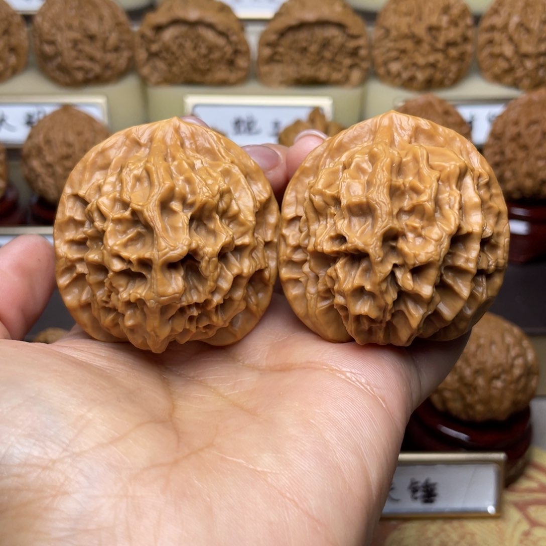 文玩核桃把件帝王45左右