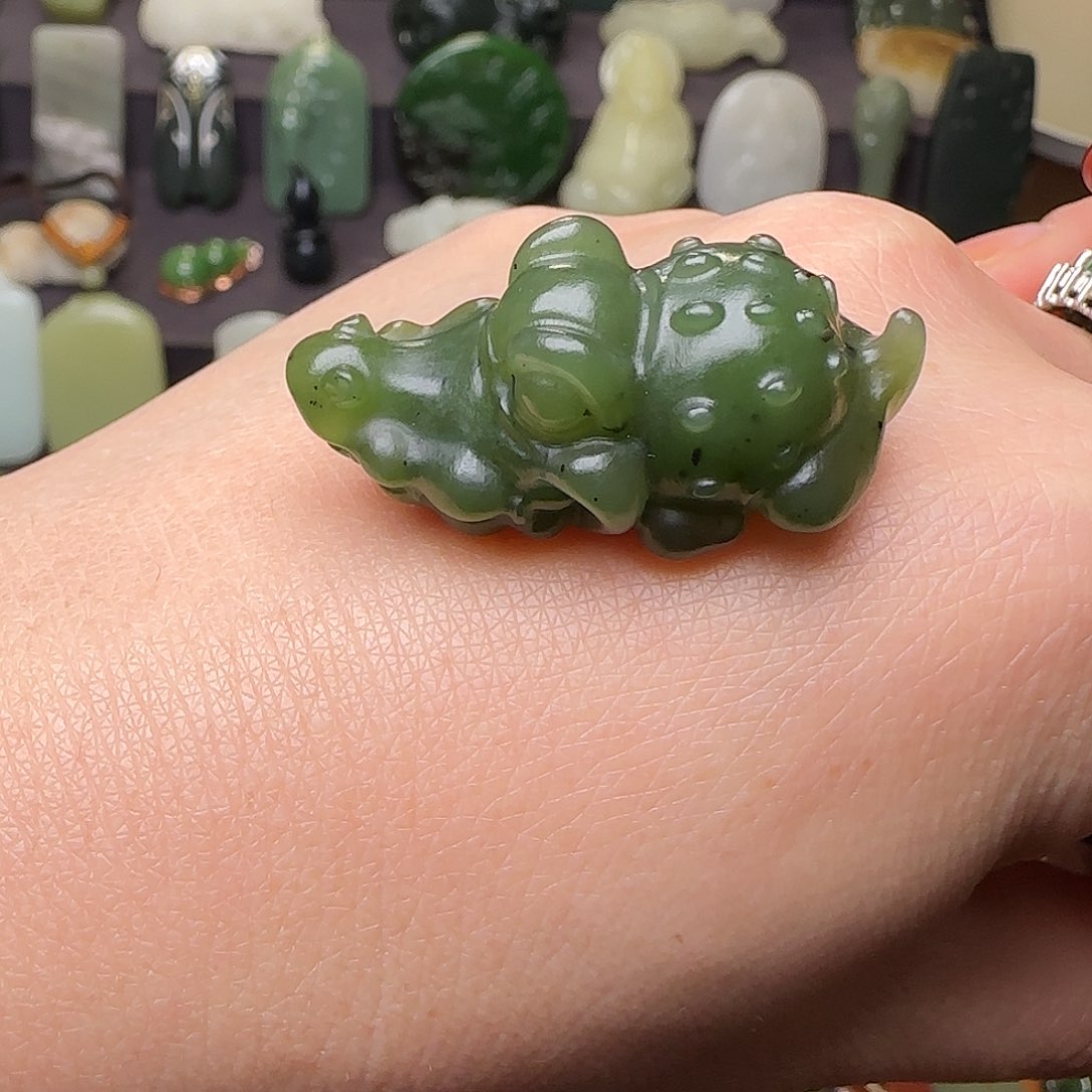 和田玉颈饰未镶嵌我****卖