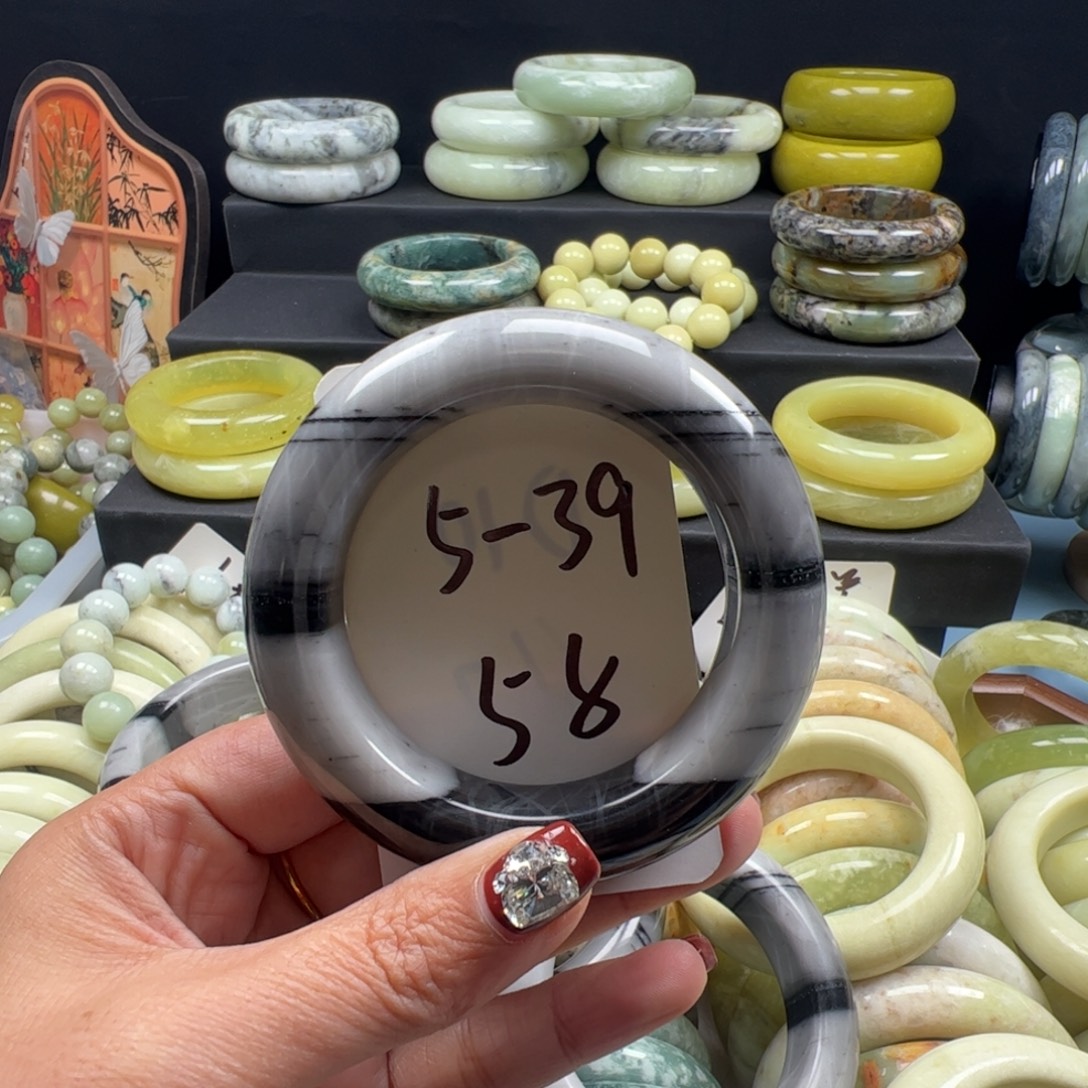 涛***涛蛇纹石玉未镶嵌手镯