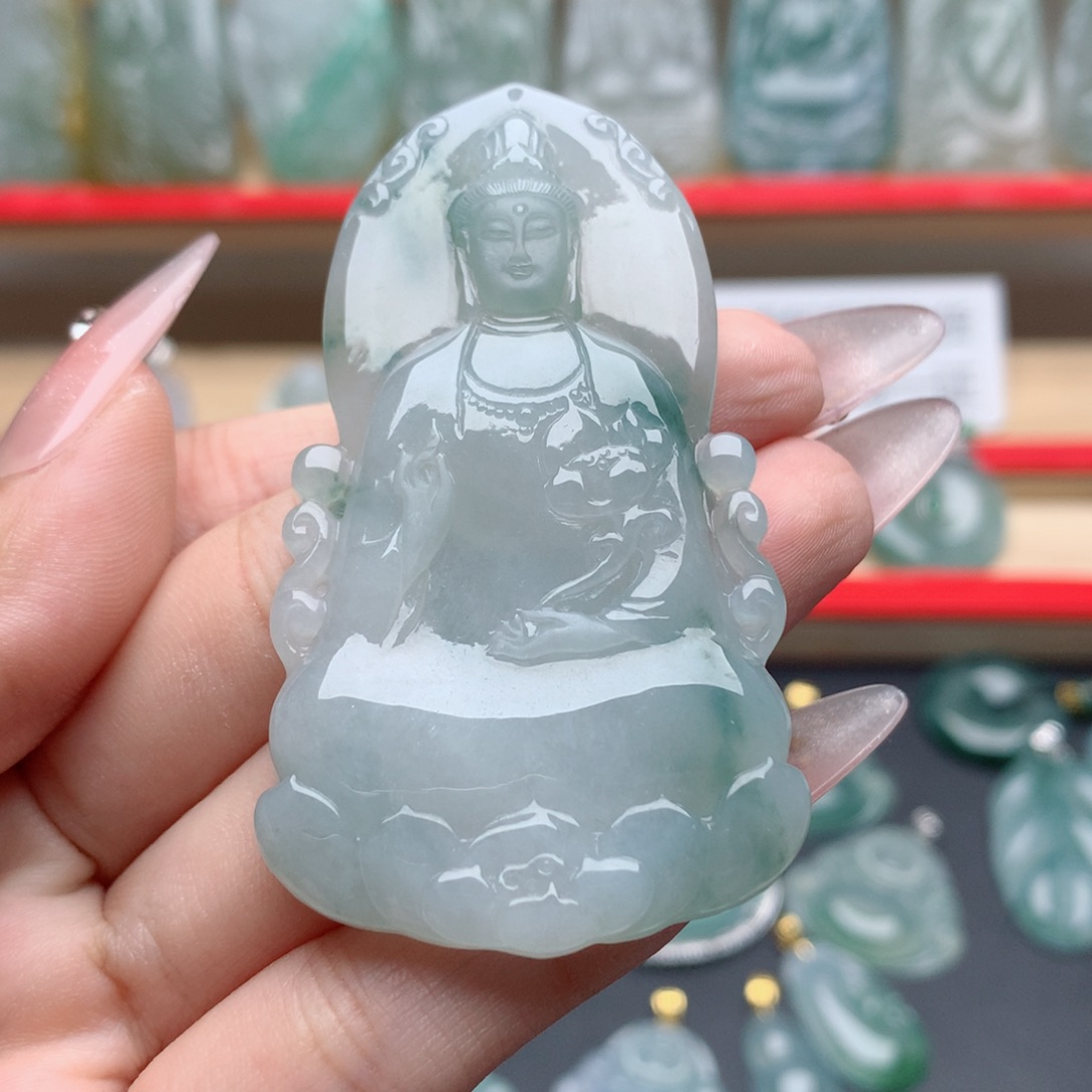 翡翠未镶嵌颈饰素衣观音