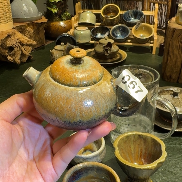 云南建水紫陶，古法柴烧