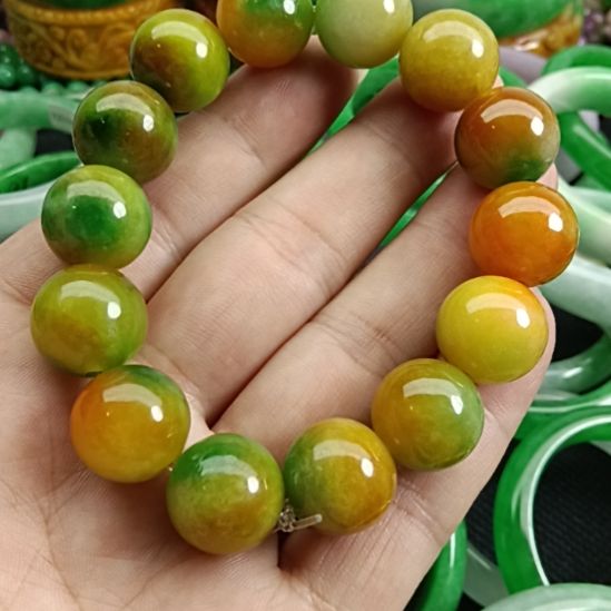 用***5翡翠未镶嵌颈饰翡翠