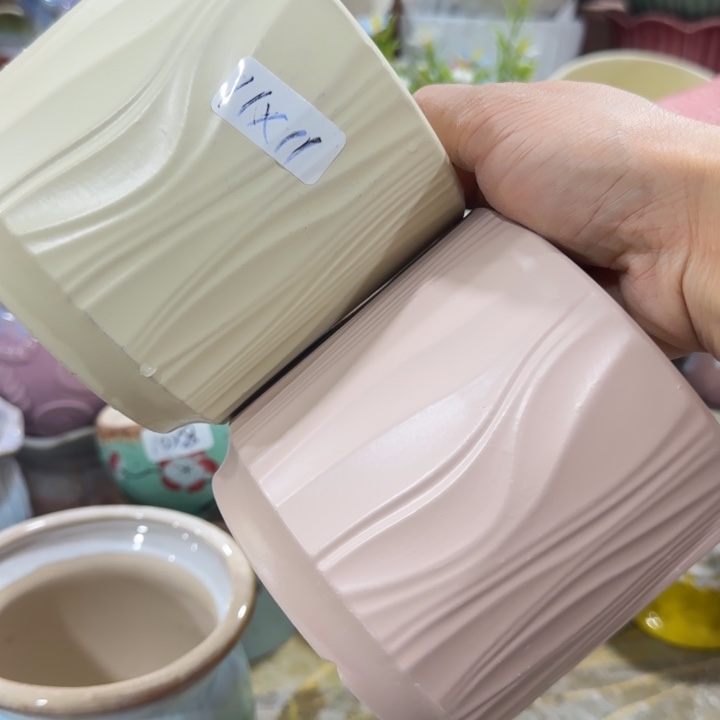 凑9块包邮，有孔，陶瓷花盆