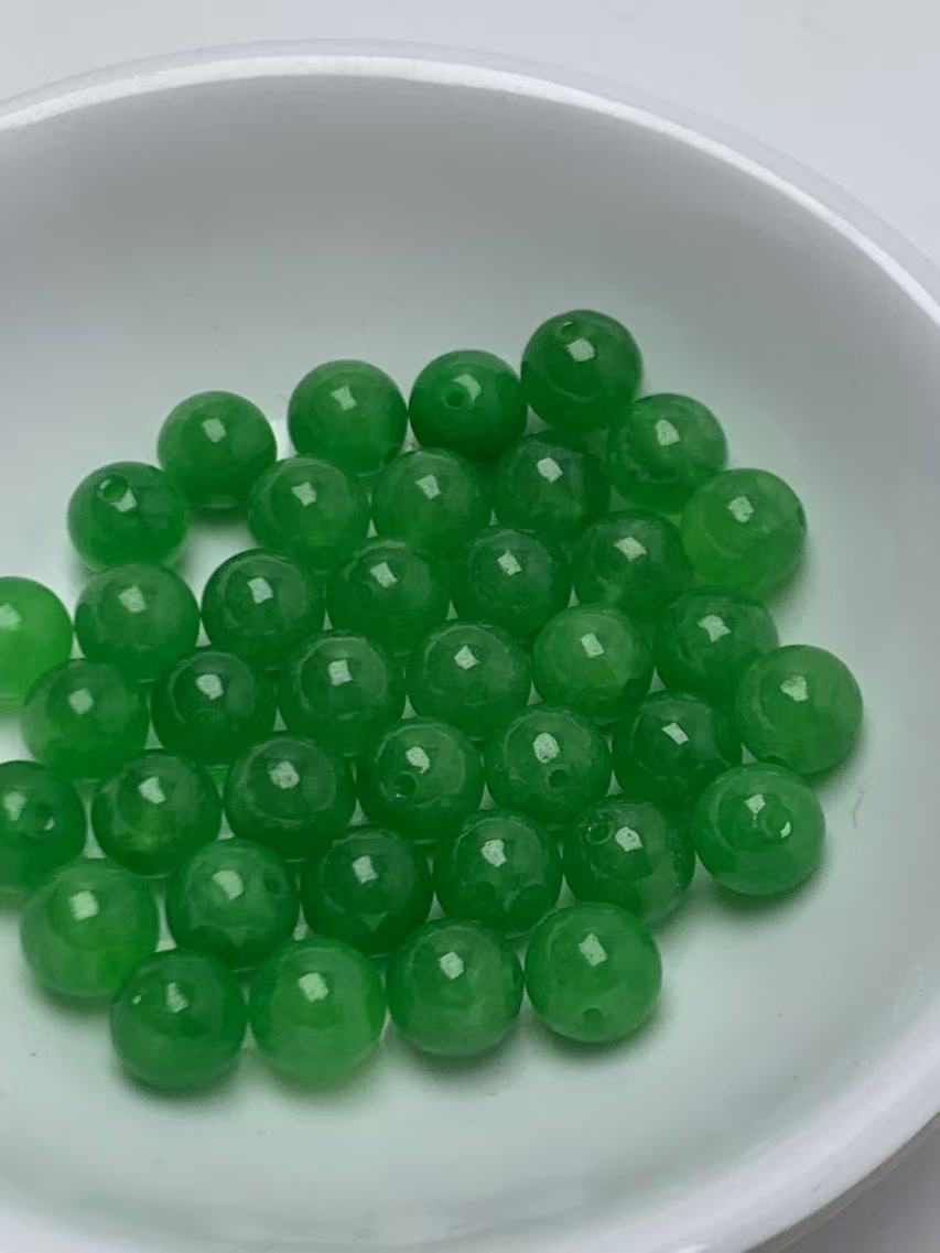 天然缅料A货：满绿卡12+散珠单珠一颗，多样性发货