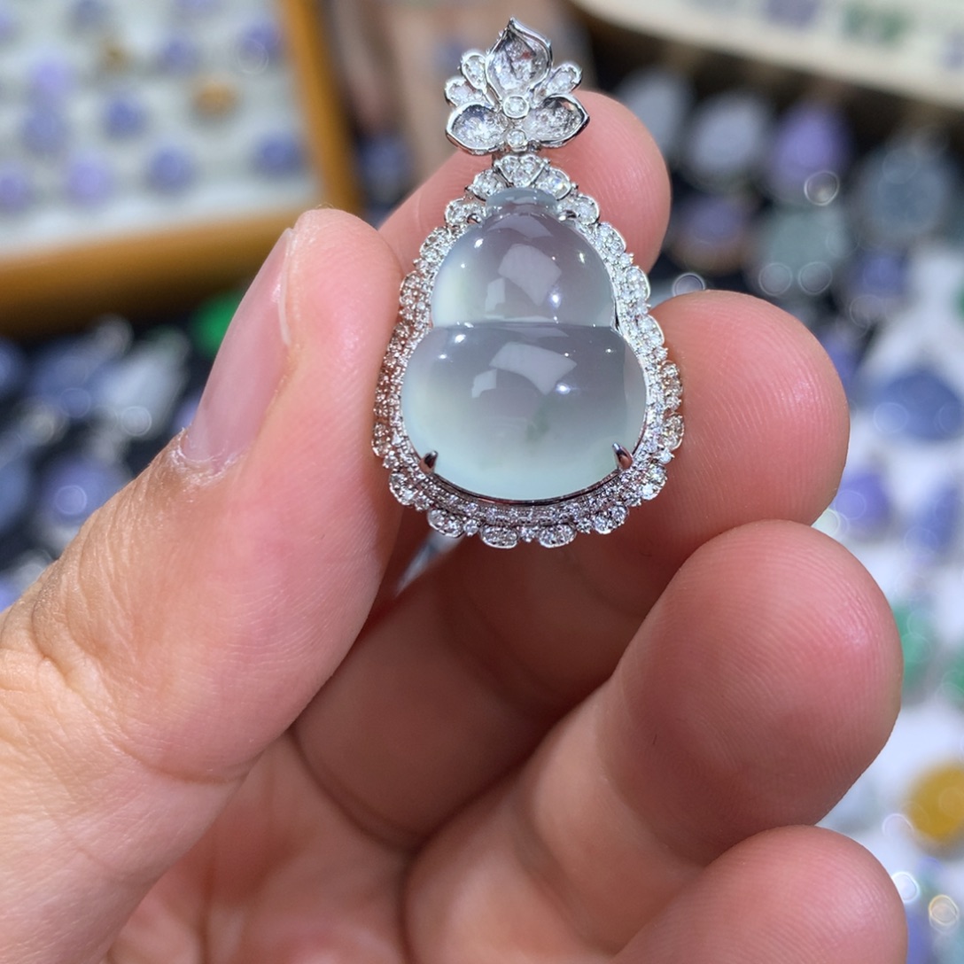 翡翠18K金镶嵌吊坠(不含链)签收后48小时鉴赏期