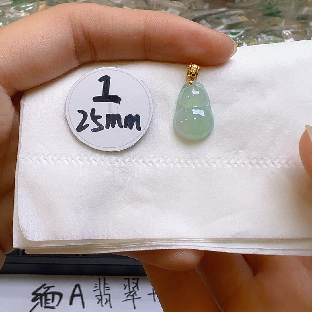 翡翠颈饰18K金镶嵌翡翠