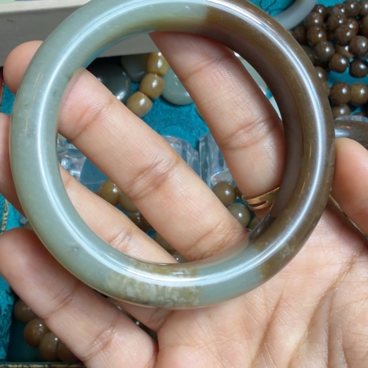 久***违和田玉（糖玉）未镶嵌手链