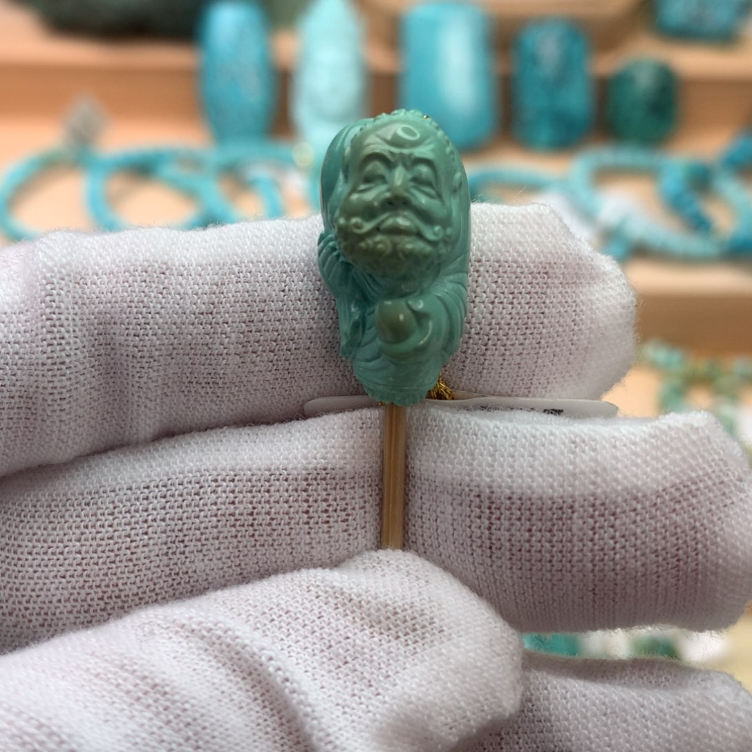 绿松石未镶嵌珠宝奇石