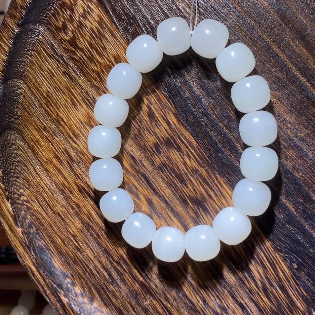 和田玉手串未镶嵌卡13老型微瑕