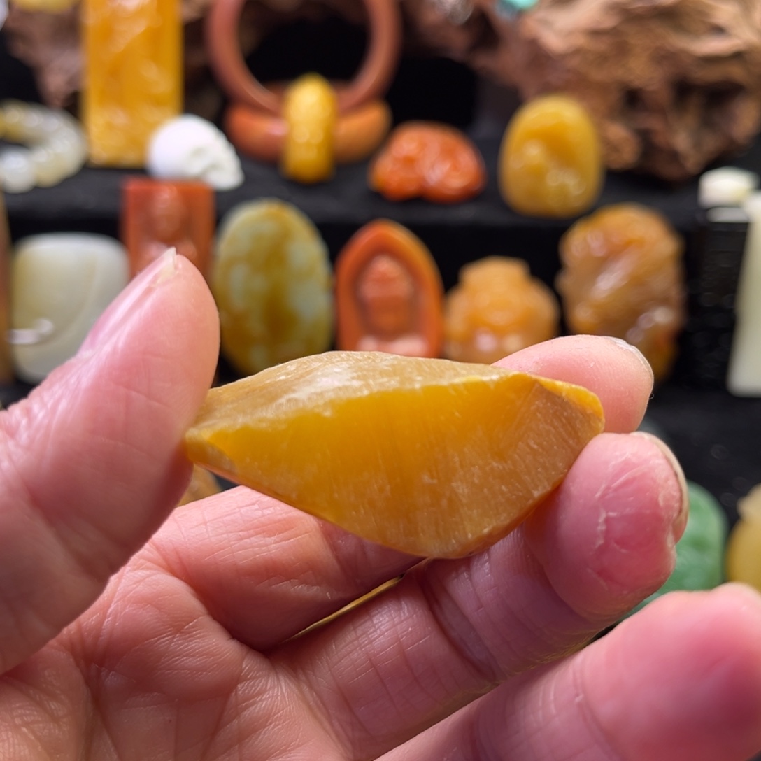 顺***发石英质玉未镶嵌原石