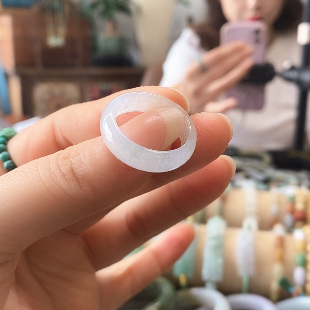 翡翠颈饰未镶嵌翡翠戒指