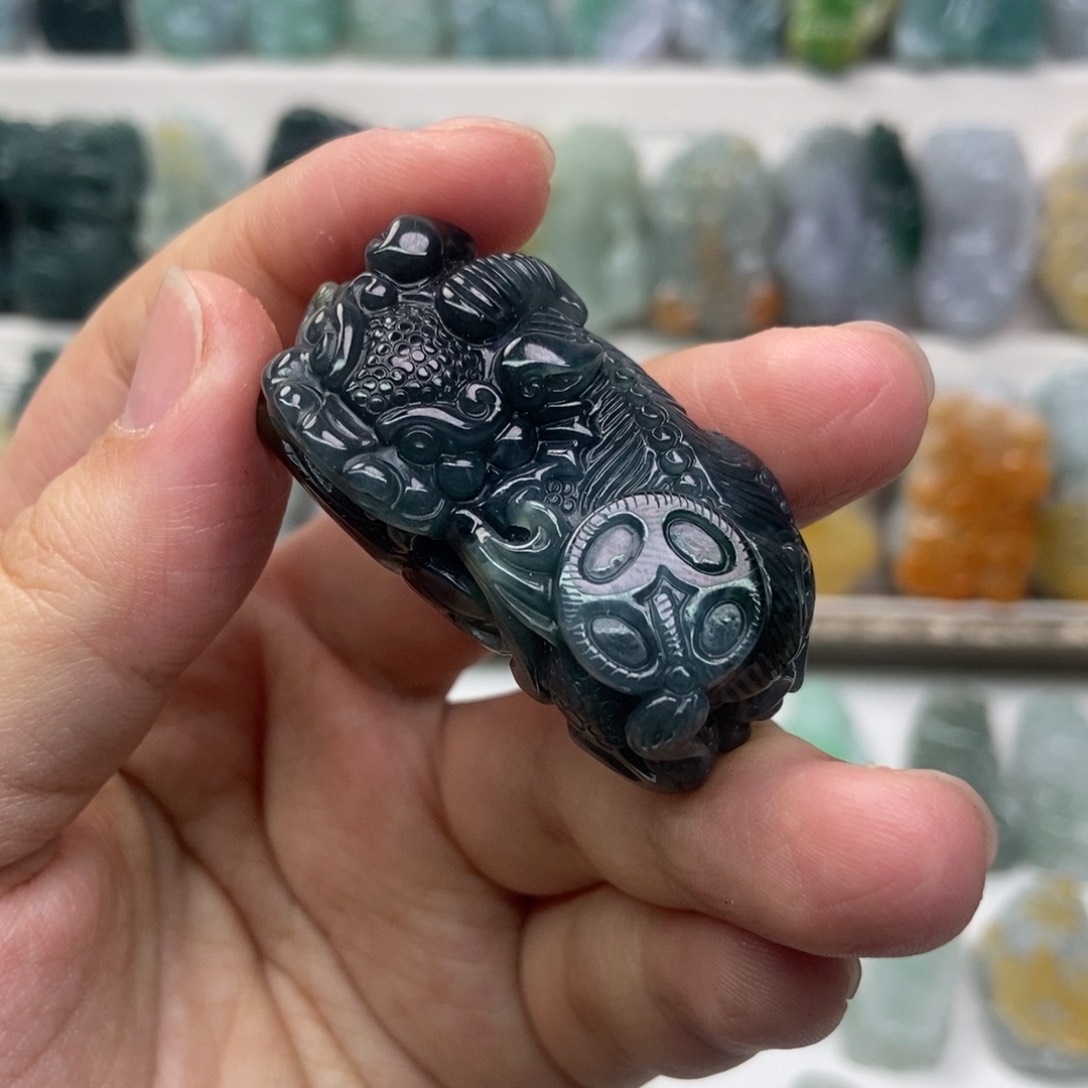 翡翠未镶嵌吊坠(赠链)