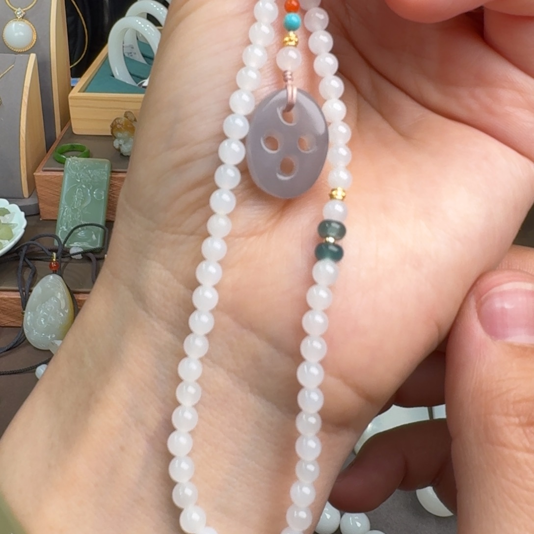 和田玉颈饰未镶嵌