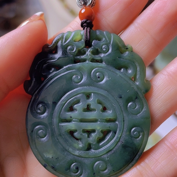 未镶嵌手串岫岩河磨玉（透闪石质玉）