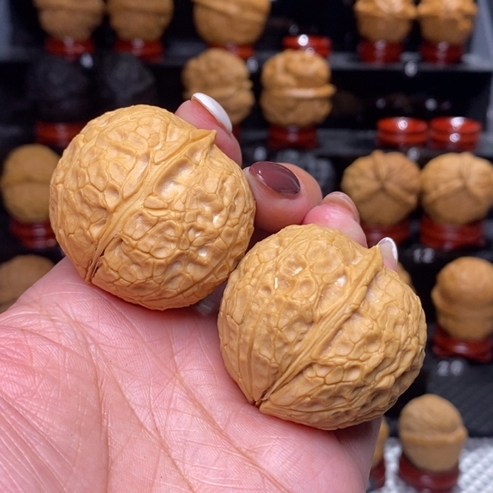 文玩核桃把件铁锤40尺…………83