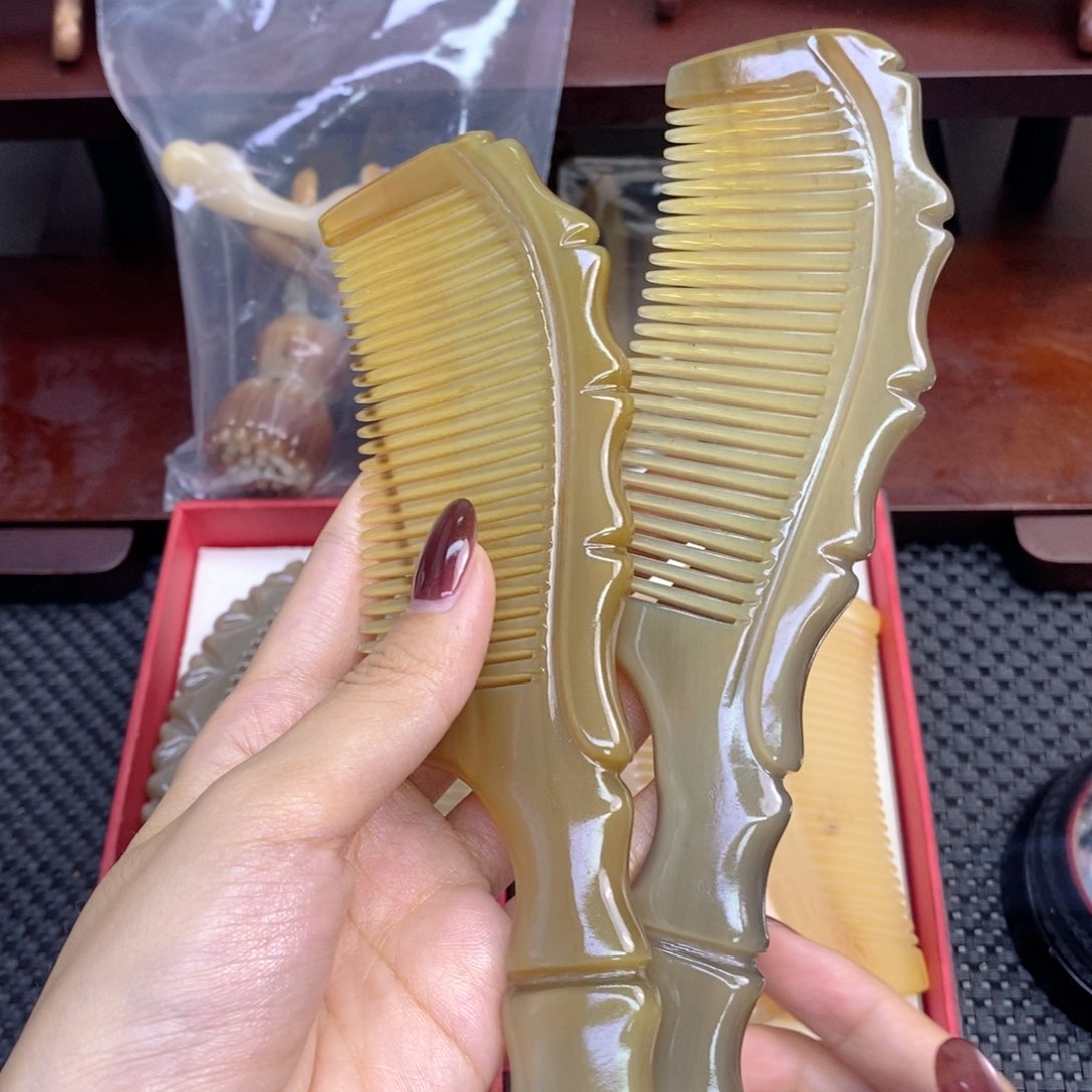 纯手工制作纯牛角梳子