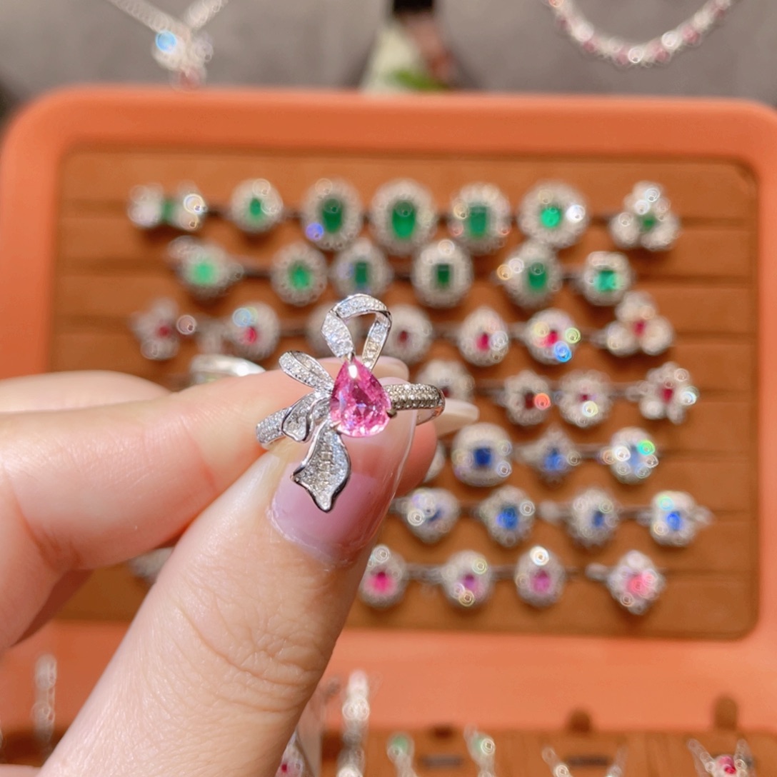 戒指彩色蓝宝石18K金镶嵌无烧帕帕拉恰1.11