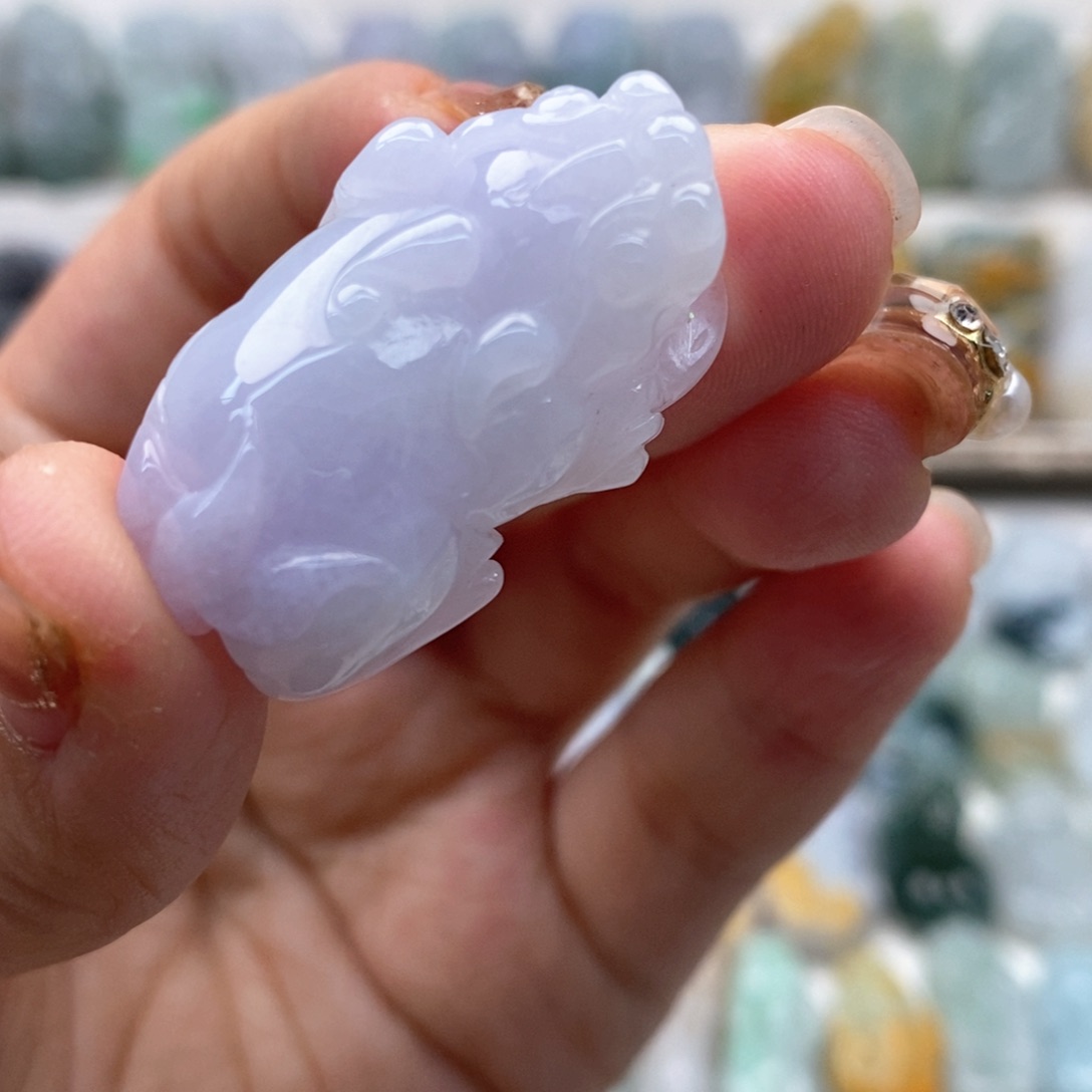 翡翠吊坠(赠链)未镶嵌